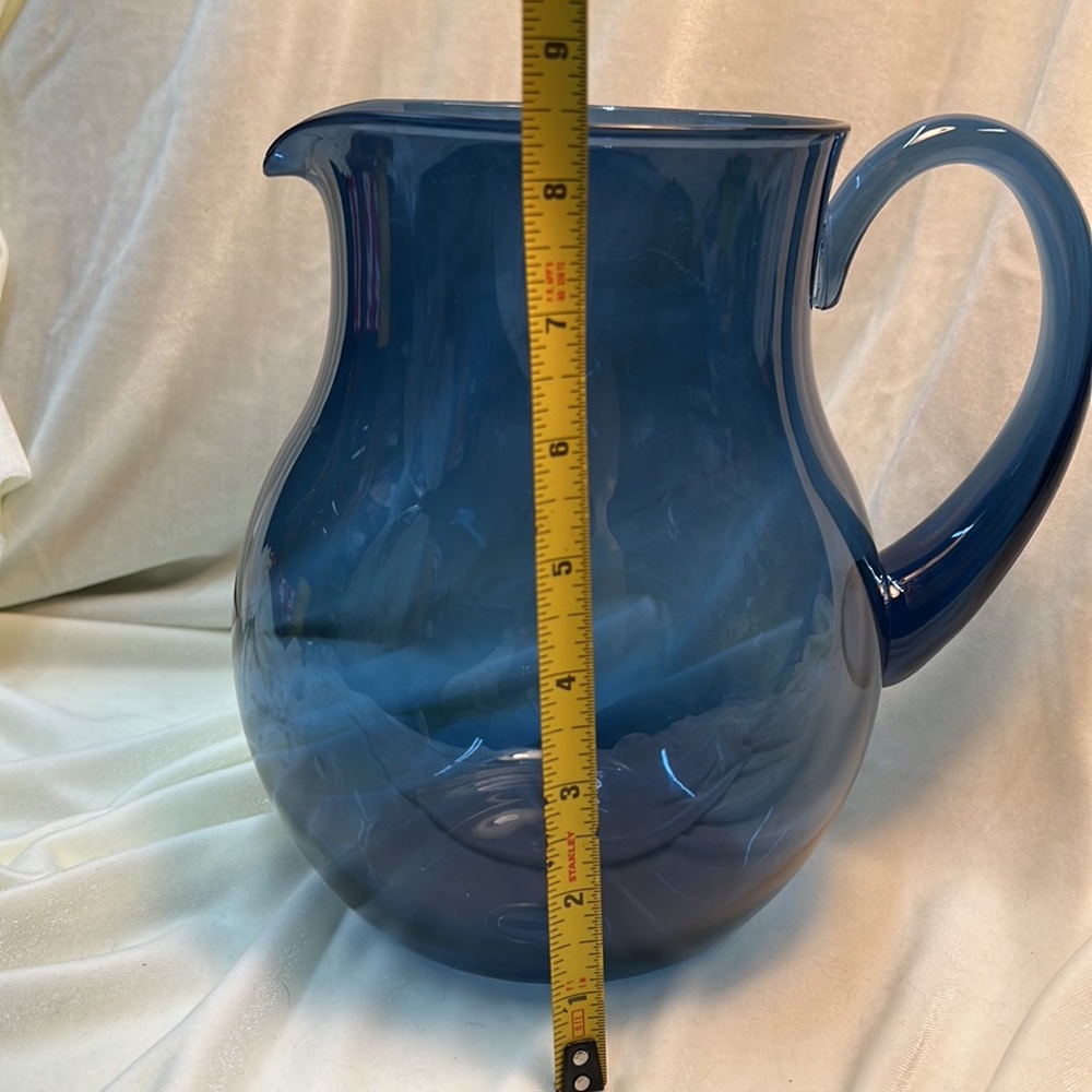 Acrylic teal blue vintage large pitcher pre owned Holds about a gallon. - Picture 7 of 7